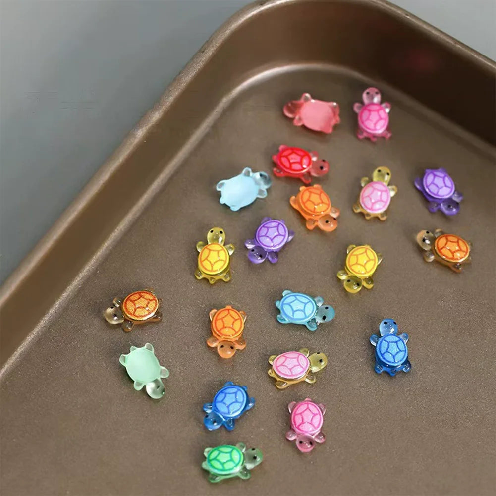 APWIKOGER Mini Resin Turtles Night Glow Figurines For Diorama